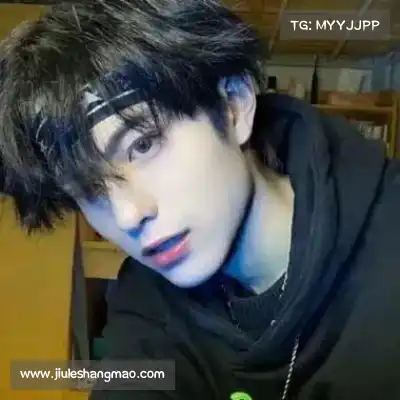 何凡菁